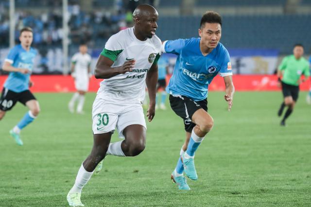 B体育-【中超】穆谢奎弑旧主弗兰克破门 大连人1比2浙江队